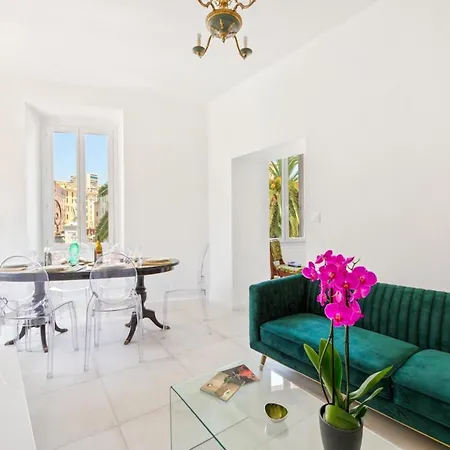 Madonuccia - Hypercentral Chic & Cosy - By Tgb