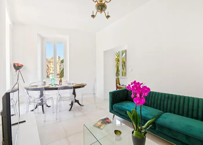 Madonuccia - Hypercentral Chic & Cosy