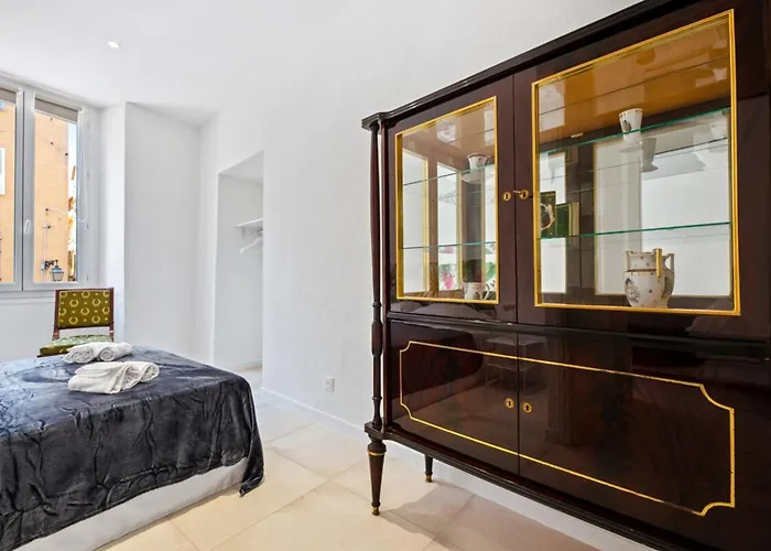 Madonuccia - Hypercentral Chic & Cosy Apartment *